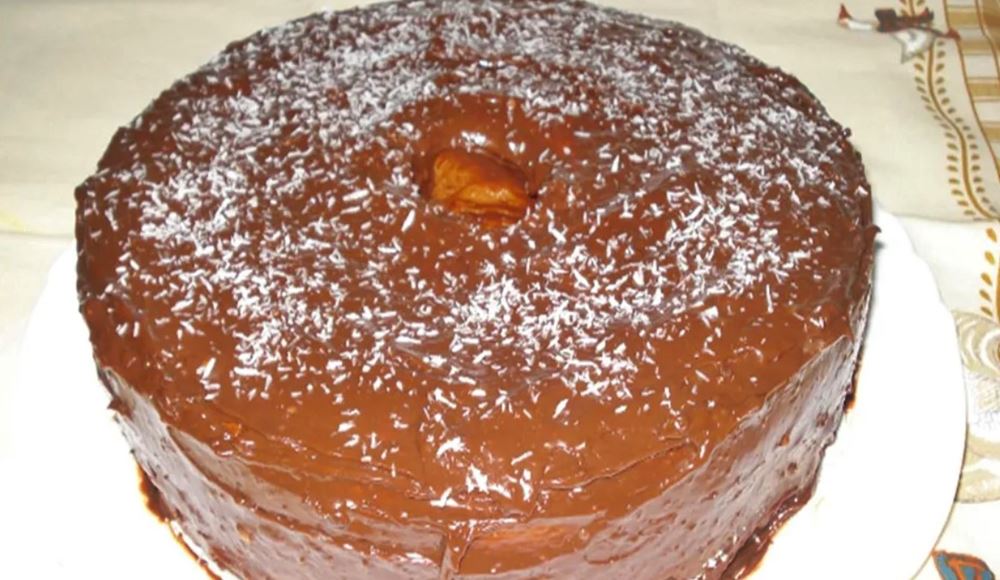 Bolo de Cenoura Laranja e Coco