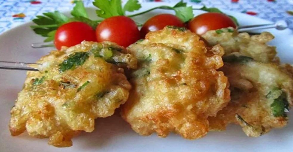 Pataniscas de Bacalhau com Salsa